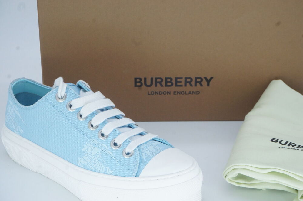 Burberry Jack Kinght Logo Print Sneaker Pale Blue Size 37.5 Tennis Skate $690